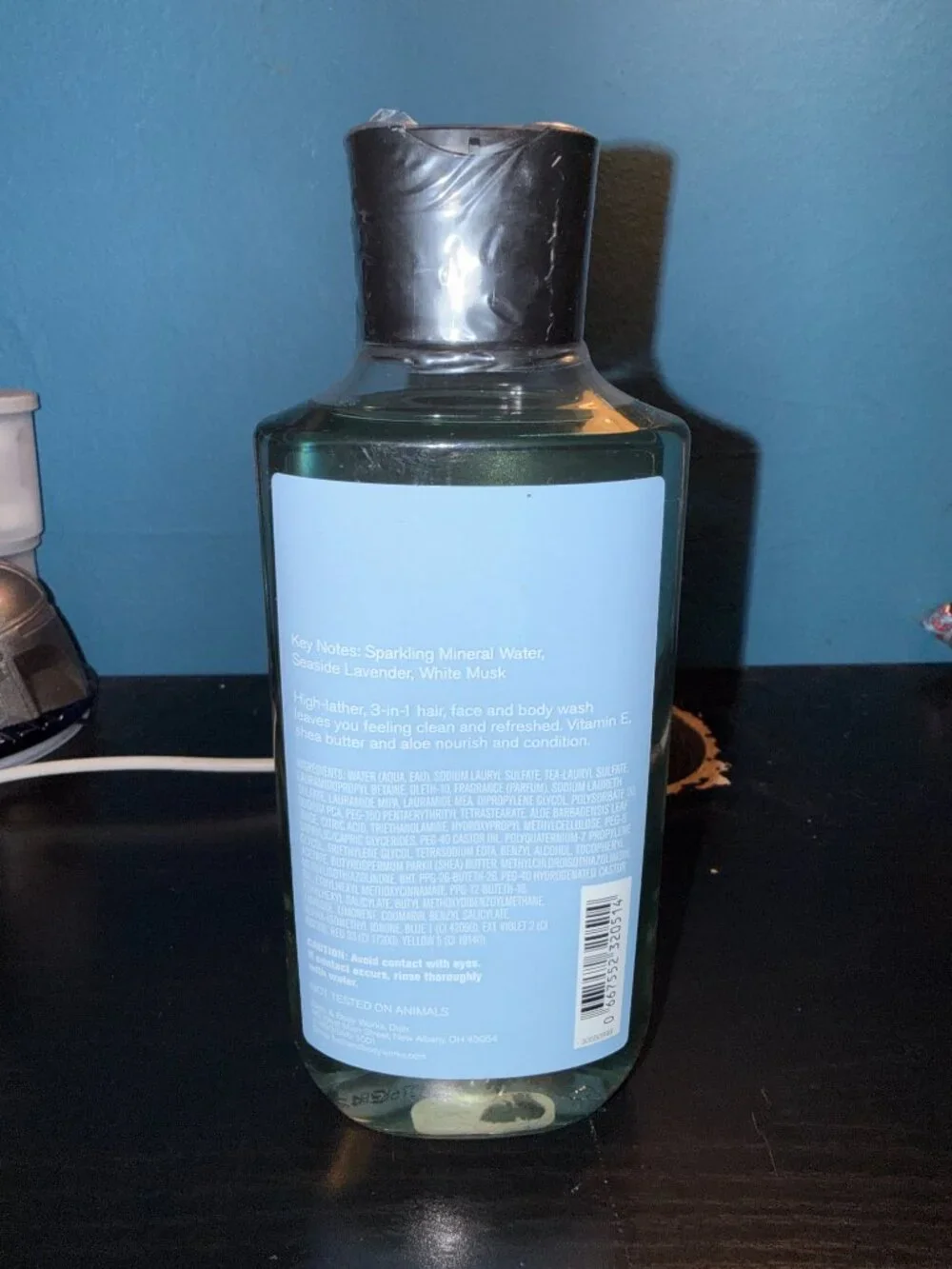 Sealed Coast 3 in 1 Men's body wash - bath and body works (10 fl oz)